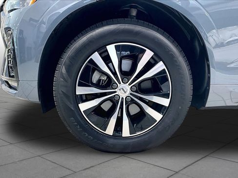 Certified 2024 Volvo XC60 B5 Core w/ Climate Package AWD/4WD image 11