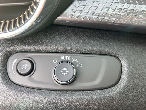 New 2026 Chevrolet Trax ACTIV w/ Sunroof Package image 19