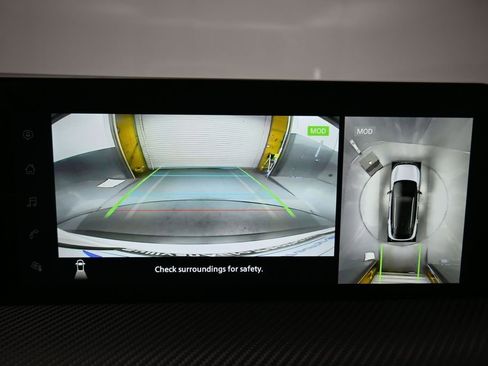 Used 2025 Nissan Kicks SR FWD image 19