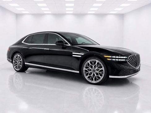 Used 2023 Genesis G90 3.5T AWD/4WD image 3