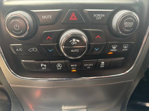 Used 2018 Jeep Grand Cherokee Altitude RWD image 17