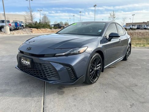 Used 2026 Toyota Camry SE w/ Convenience Package image 3