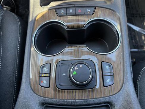 Used 2023 GMC Acadia SLE w/ Driver Convenience Package image 22