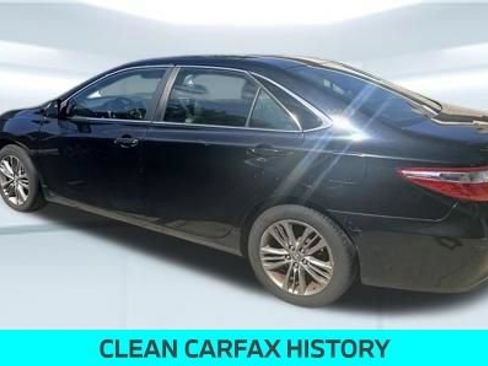 Used 2017 Toyota Camry SE FWD image 3
