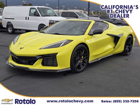 Used 2023 Chevrolet Corvette Z06 w/ Stealth Interior Trim Package RWD image 3