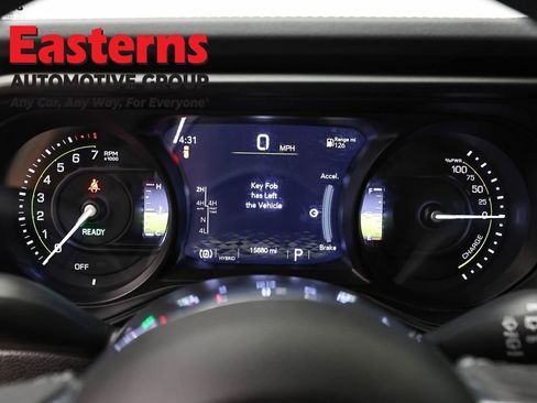 Used 2025 Jeep Wrangler Unlimited Sahara image 18