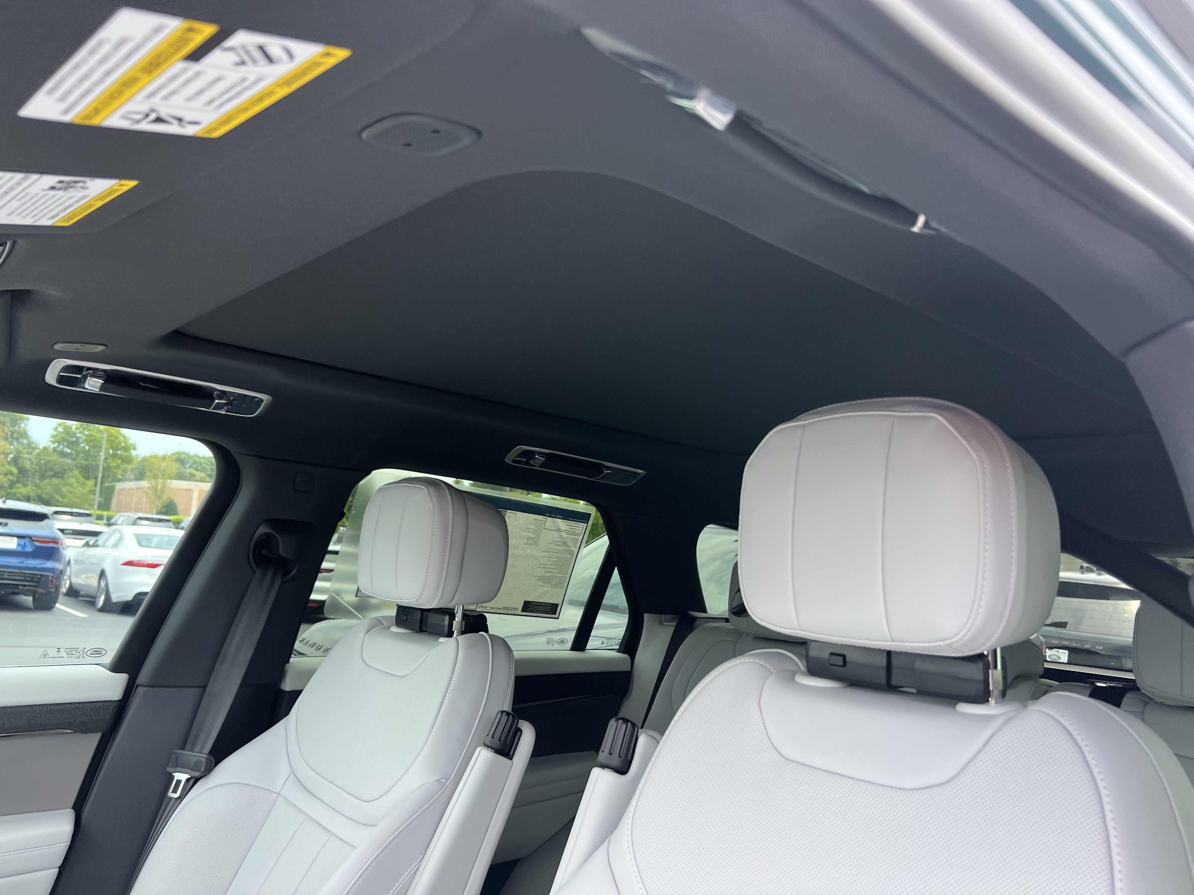 New 2026 Land Rover Range Rover Sport SE AWD/4WD image 18