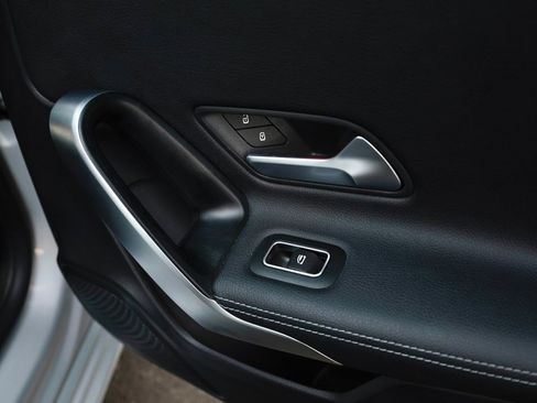 Used 2021 Mercedes-Benz A 220 4MATIC image 37