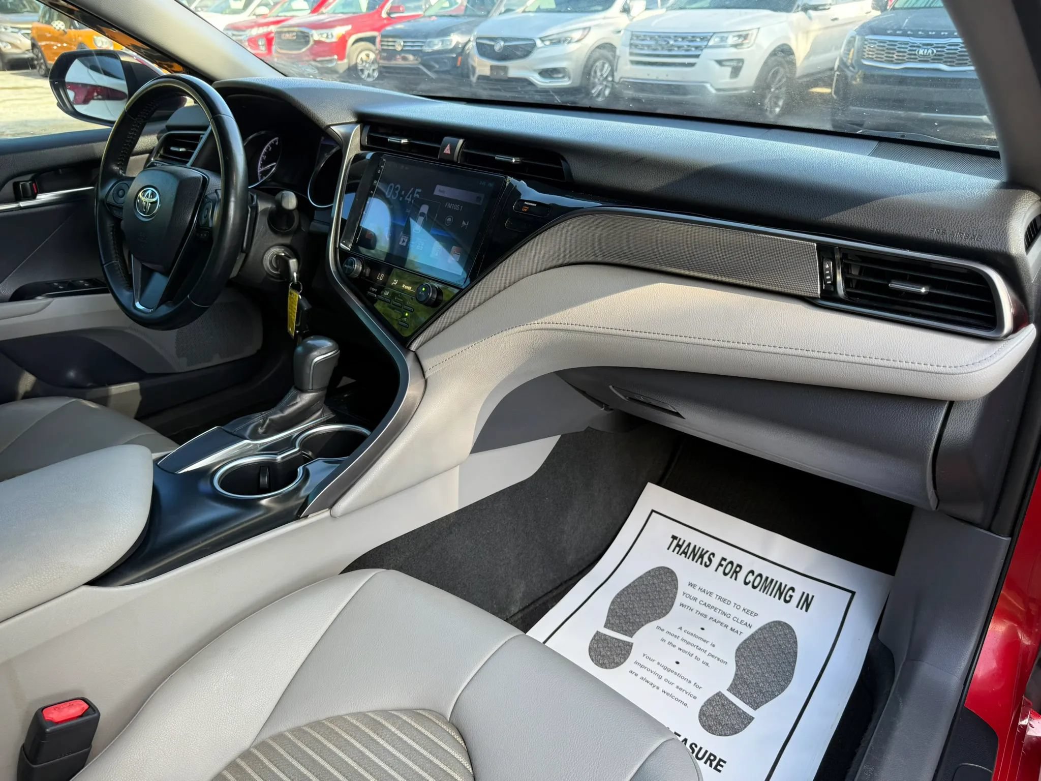 Used 2019 Toyota Camry SE FWD image 13