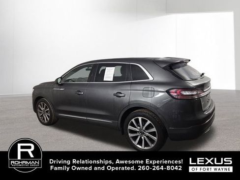 Used 2019 Lincoln Nautilus Select image 10