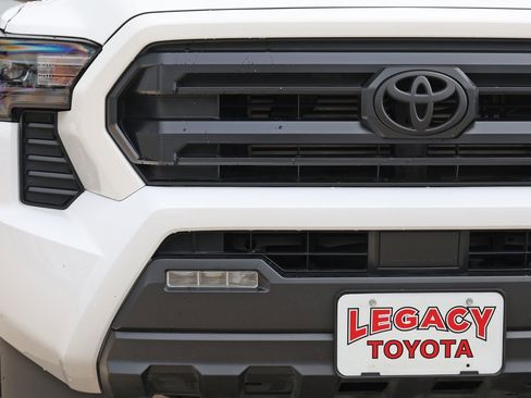 Used 2025 Toyota Tacoma SR5 RWD image 10