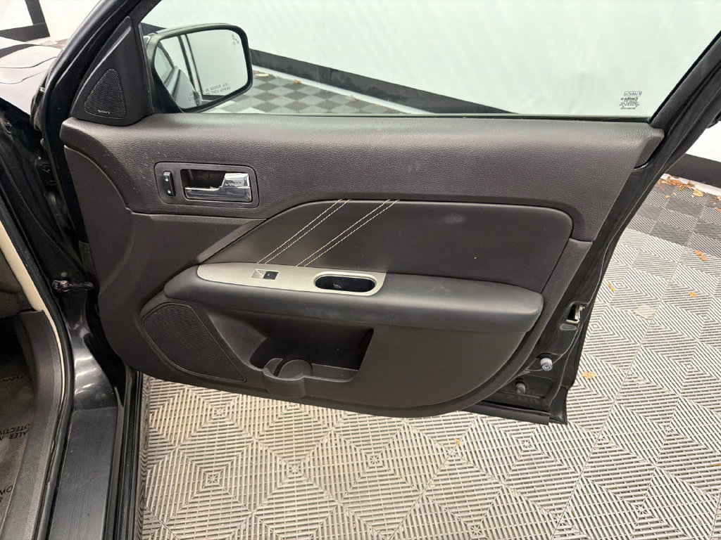 Used 2010 Ford Fusion Sport FWD image 15