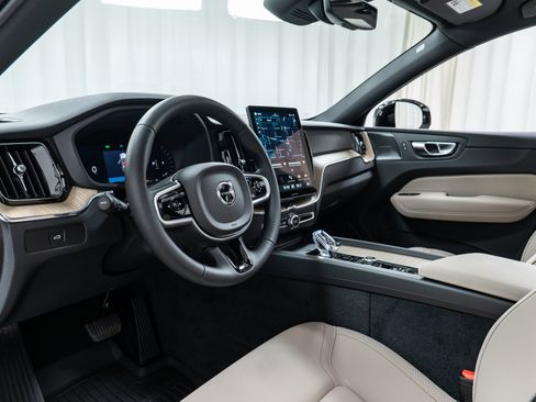 New 2026 Volvo XC60 B5 Plus w/ Climate Package image 12