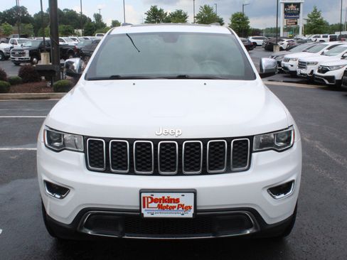 Used 2019 Jeep Grand Cherokee Limited AWD/4WD image 3