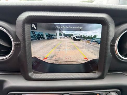 Used 2021 Jeep Gladiator Overland w/ Popular Equipment Package AWD/4WD image 26