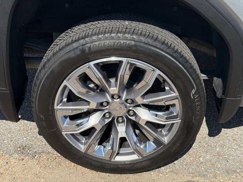 Used 2024 GMC Sierra 1500 Denali AWD/4WD image 5