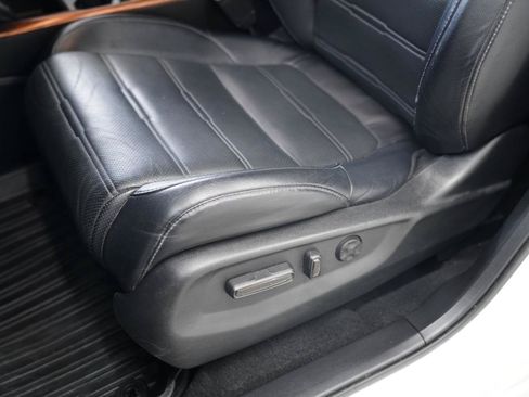 Used 2018 Honda CR-V Touring image 27