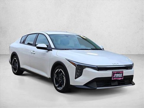 Used 2025 Kia K4 EX FWD image 3