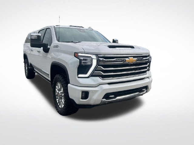 Used 2025 Chevrolet Silverado 2500 High Country w/ Technology Package AWD/4WD image 7