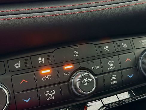 Used 2024 Dodge Durango R/T RWD image 24