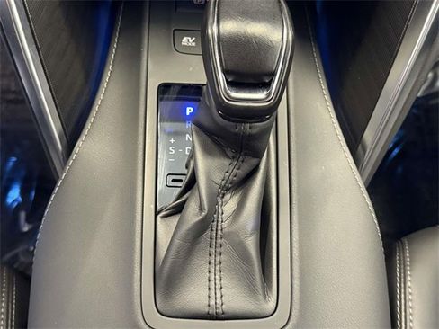 Used 2023 Toyota Venza image 24