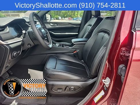 Used 2025 Jeep Grand Cherokee L Limited w/ Luxury Tech Group II AWD/4WD image 25