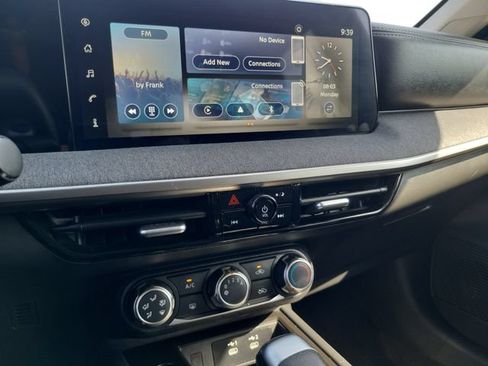 Used 2025 Nissan Kicks SV w/ Charging Package FWD image 20