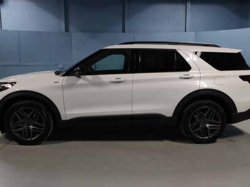 New 2026 Ford Explorer ST-Line w/ ST-Line Street Pack image 25