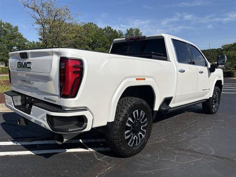 Used 2024 GMC Sierra 2500 Denali Ultimate AWD/4WD image 10