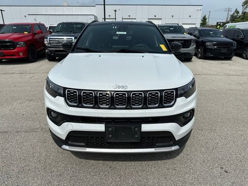 Used 2025 Jeep Compass Limited AWD/4WD image 3