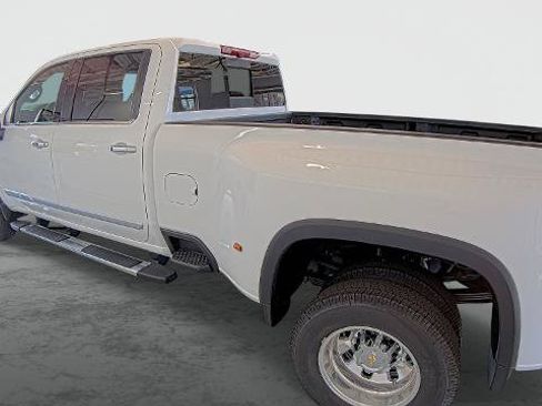 New 2026 Chevrolet Silverado 3500 High Country w/ High Country Premium Package AWD/4WD image 11