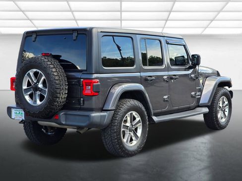 Used 2018 Jeep Wrangler Unlimited Sahara w/ LED Lighting Group AWD/4WD image 20