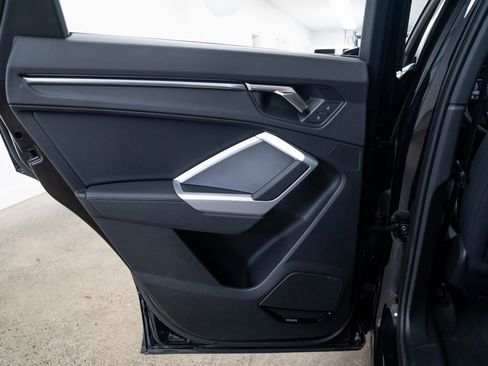 Used 2024 Audi Q3 2.0T Premium Plus w/ Premium Plus Package image 20