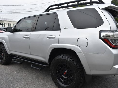 Used 2021 Toyota 4Runner SR5 Premium w/ Moonroof Package AWD/4WD image 32