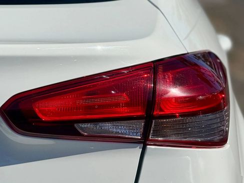 Used 2018 Kia Forte LX image 5