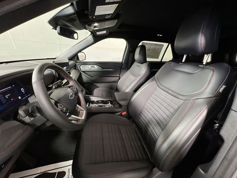 Used 2025 Ford Explorer ST-Line w/ Premium Package image 13