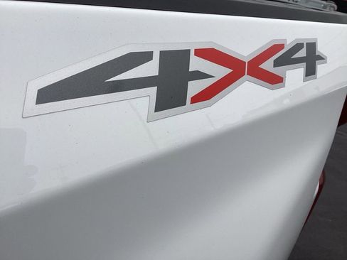 Used 2024 Chevrolet Silverado 1500 LT image 12