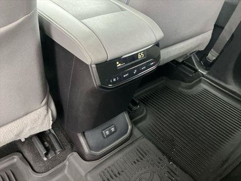 Certified 2020 Toyota Highlander LE FWD image 32