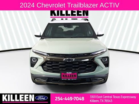 Used 2024 Chevrolet TrailBlazer ACTIV w/ Convenience Package FWD image 2