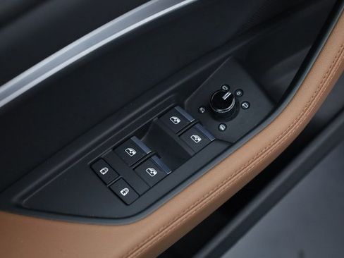 Used 2022 Audi e-tron Premium image 12