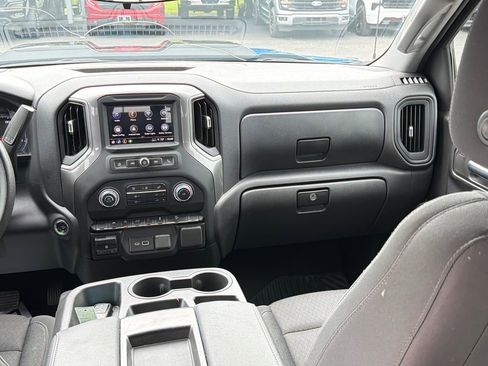 Used 2023 Chevrolet Silverado 1500 Custom Trail Boss AWD/4WD image 15