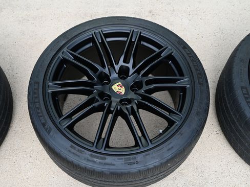 Used 2016 Porsche Cayenne Turbo S AWD/4WD image 68