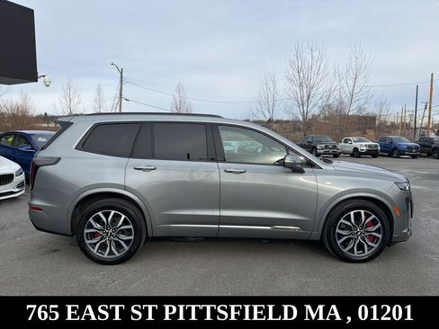 Used 2024 Cadillac XT6 Sport w/ Technology Package image 8