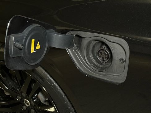 Used 2023 Volvo S60 T8 Plus w/ Protection Package Premier image 19