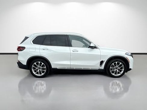 Used 2025 BMW X5 xDrive40i AWD/4WD image 2