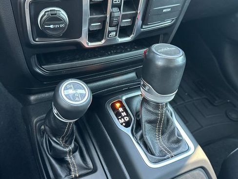Used 2021 Jeep Gladiator Overland image 29