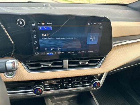 Used 2025 Chevrolet Equinox ACTIV w/ Safety and Technology Package image 16