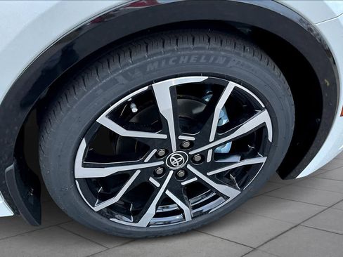 New 2026 Toyota Prius Plug-In Hybrid FWD image 12