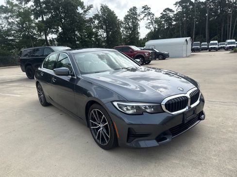Used 2020 BMW 330i Sedan w/ Driving Assistance Package RWD image 2