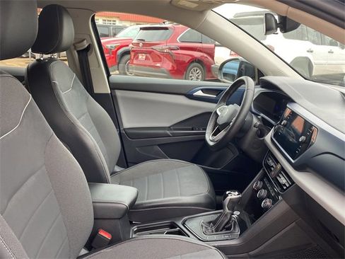 Used 2023 Volkswagen Taos SE image 11